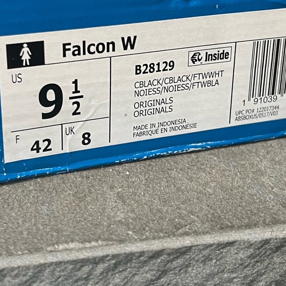 new sneakers.  black & white athletic shoe. ADIDAS new in box - Picture 3 of 6